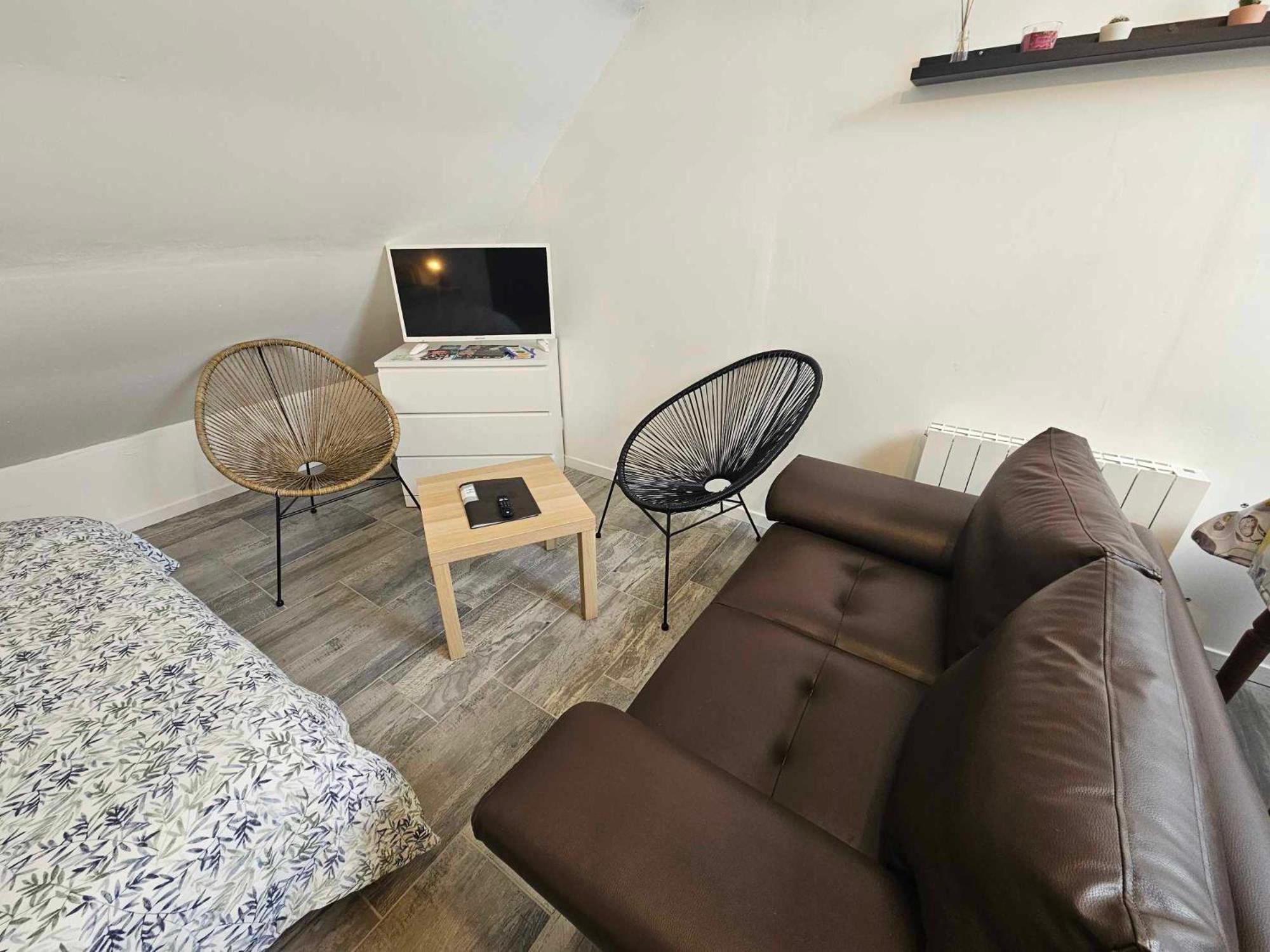 Studios Du Cedre Cuvilly Bagian luar foto